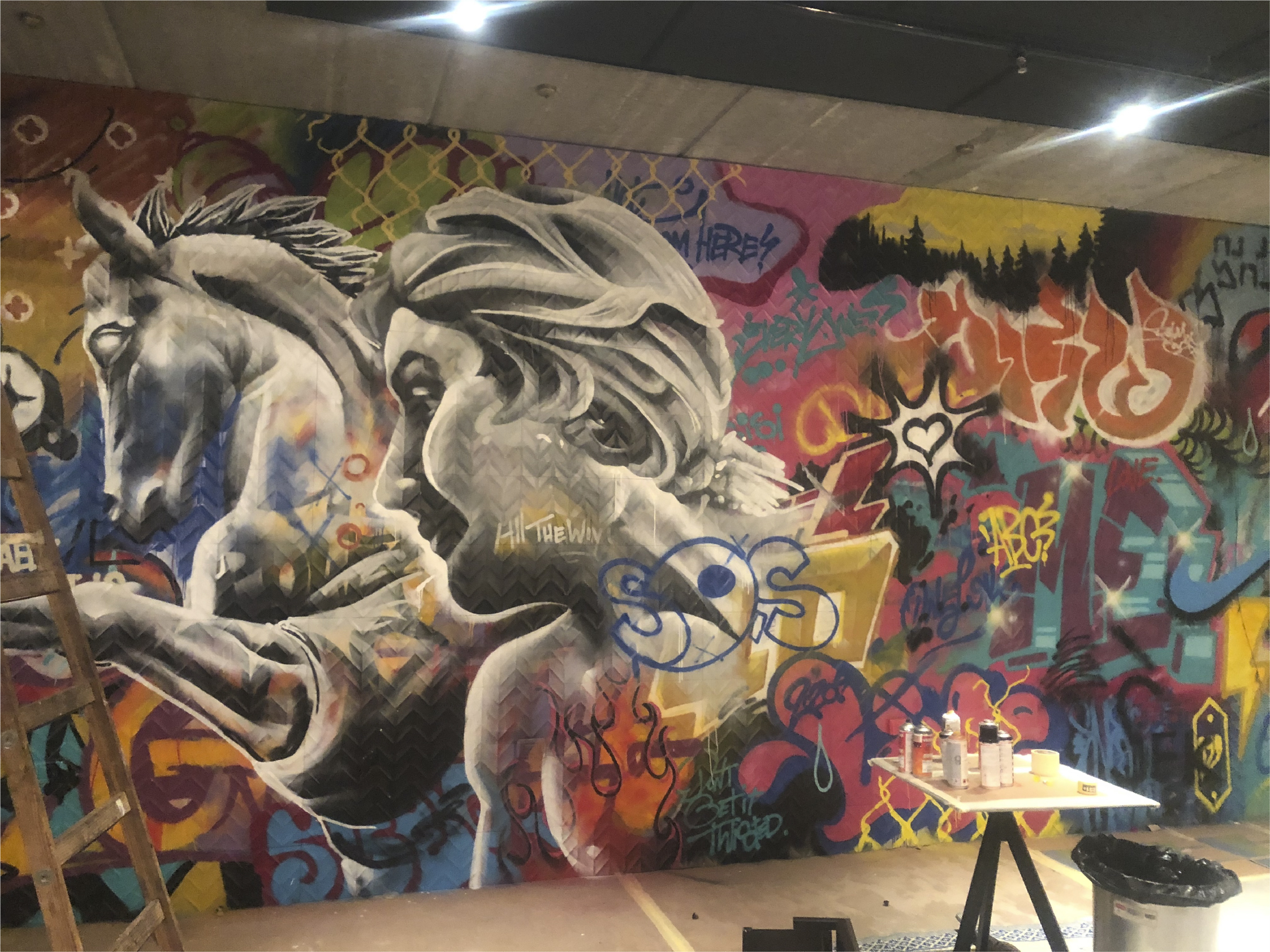 אולה קאלה | פיתוח ששפה מיתוגית | בלוג | מכי | גרפיטי | מסעדה | עיצוב פנים